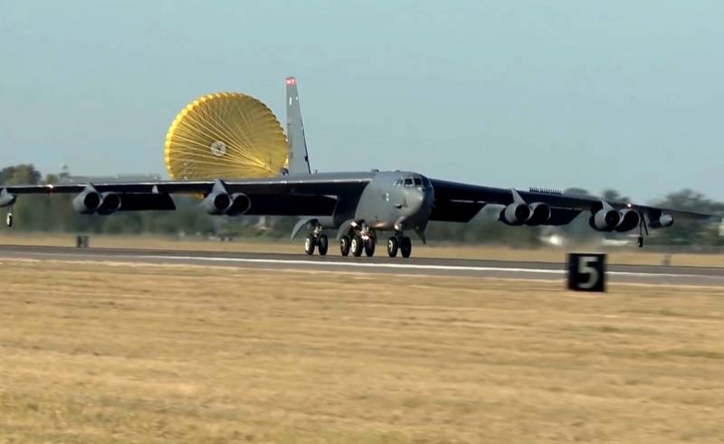 США перебросили бомбардировщики B-52H поближе к Ирану