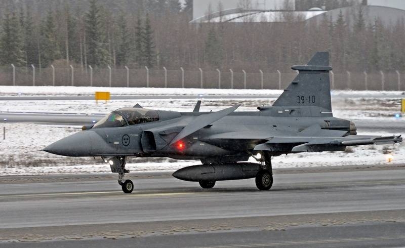 Финские ВВС продолжают выбирать истребитель на замену F/А-18 Hornet