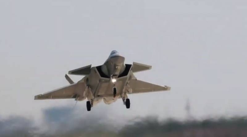 В Китае рассказали, что даст истребителю J-20 преимущество над F-35 в воздушном бою