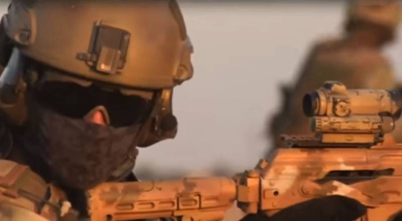 «Вежливые люди»: в День ССО показан ролик о работе российского спецназа
