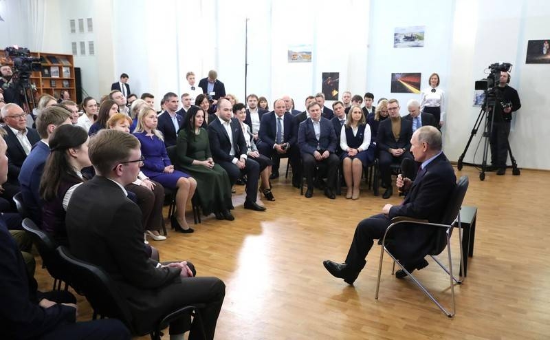 Путин заявил, что предложил поправки в Конституцию не для продления своих полномочий