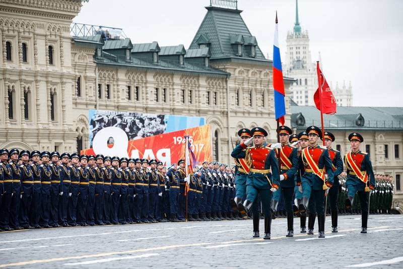 США и Британия не могут решиться на поездку в Москву на Парад Победы
