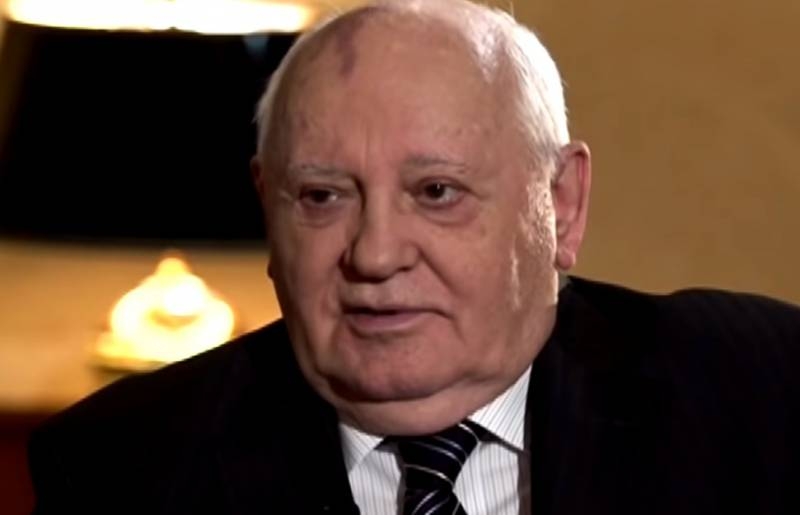 Горбачёв обратился к мировым лидерам с предупреждением