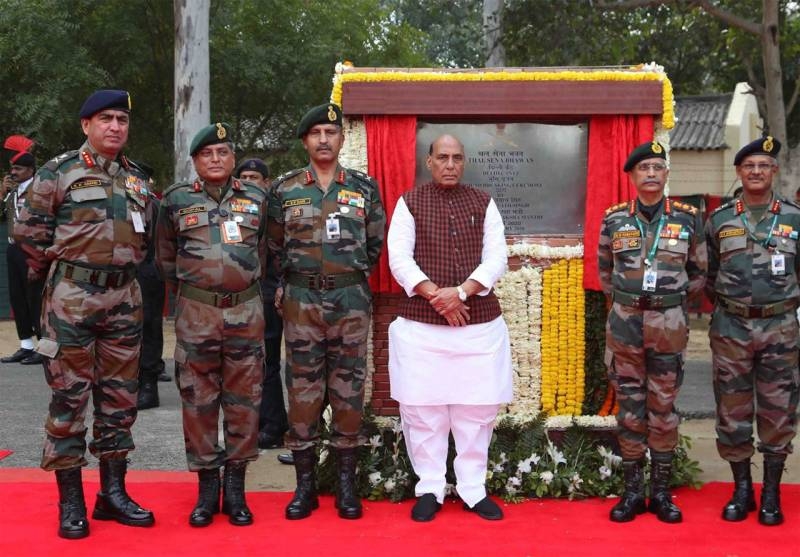 Индийская оппозиция: Сейчас надо тратить деньги не на оружие, а на противостояние коронавирусу