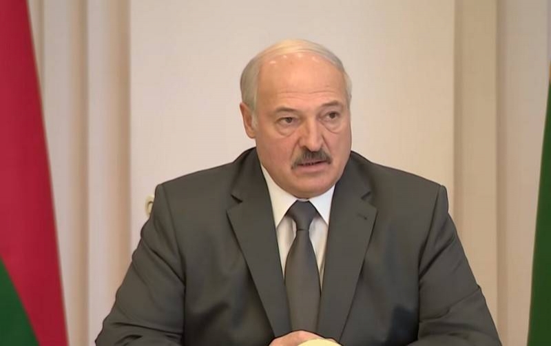 Лукашенко не будет отправлять чартеры за &laquo;прущими за границу&raquo; белорусами