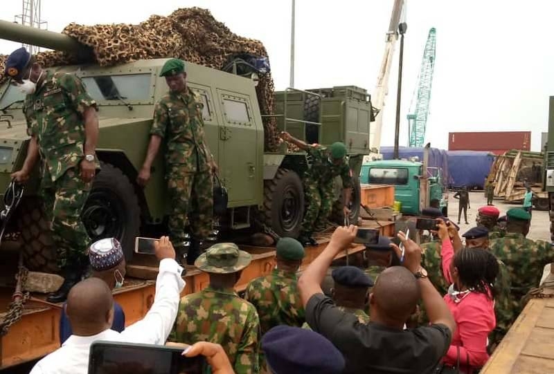 Нигерия получила первую партию китайских танков и самоходных гаубиц