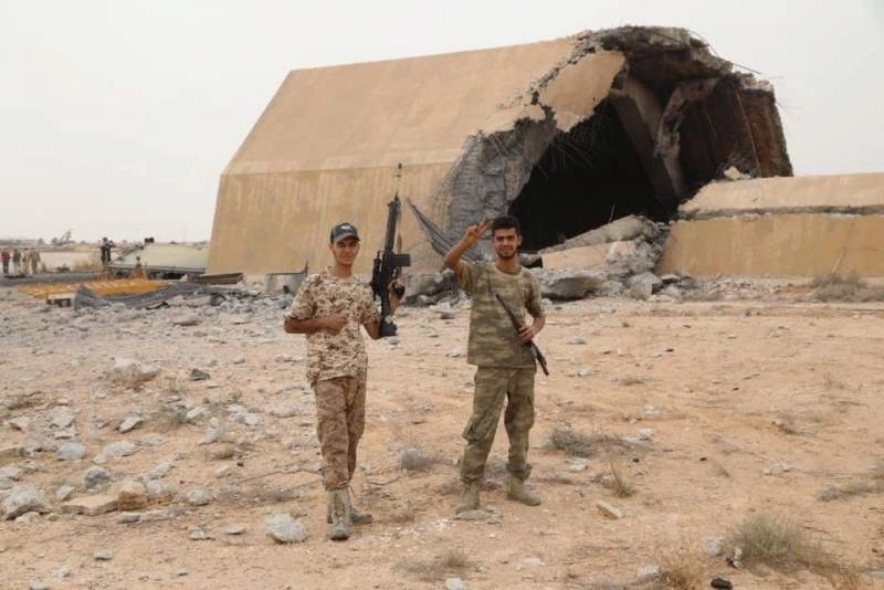 Над силами маршала Хафтара возникла угроза окружения к югу от Триполи