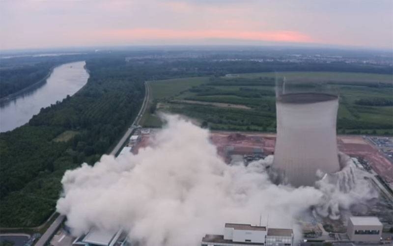 В Германии показали контролируемый подрыв инфраструктуры ранее остановленной АЭС