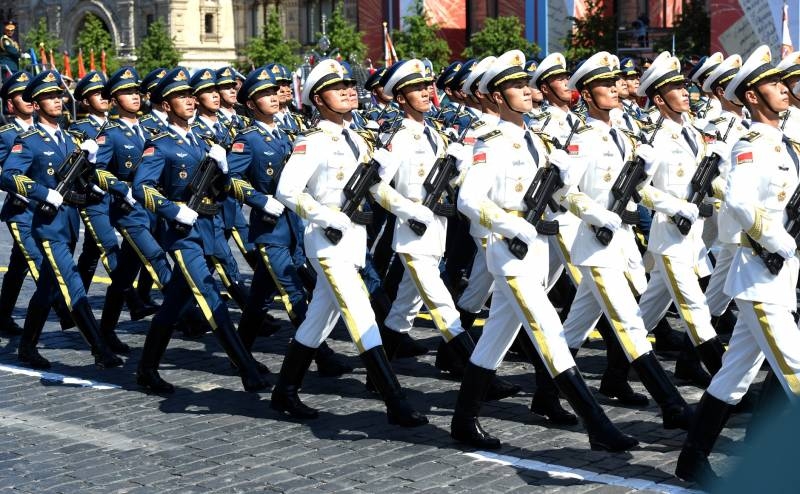 Хитрость Путина или национальная гордость: мировые СМИ о параде в Москве