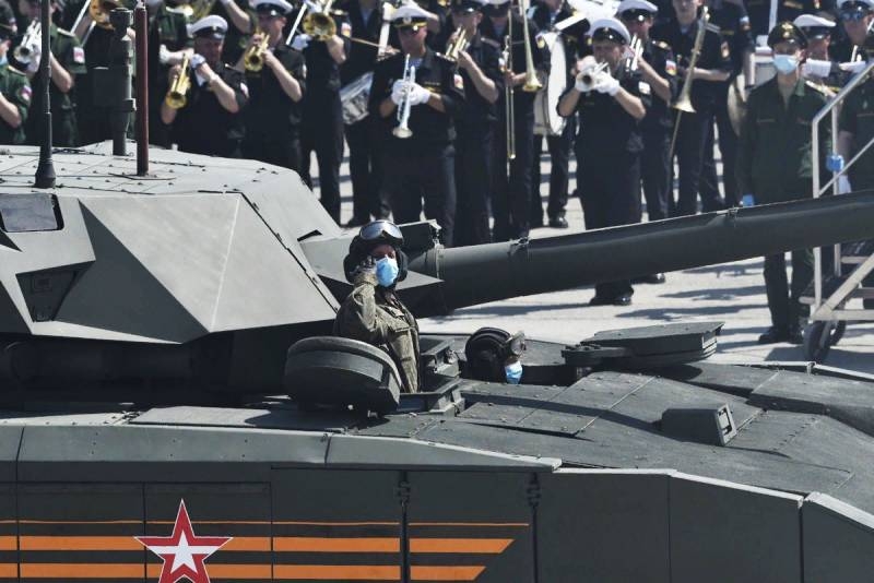 Представлено визуальное сравнение отсеков для экипажа Т-14 «Армата» и других танков
