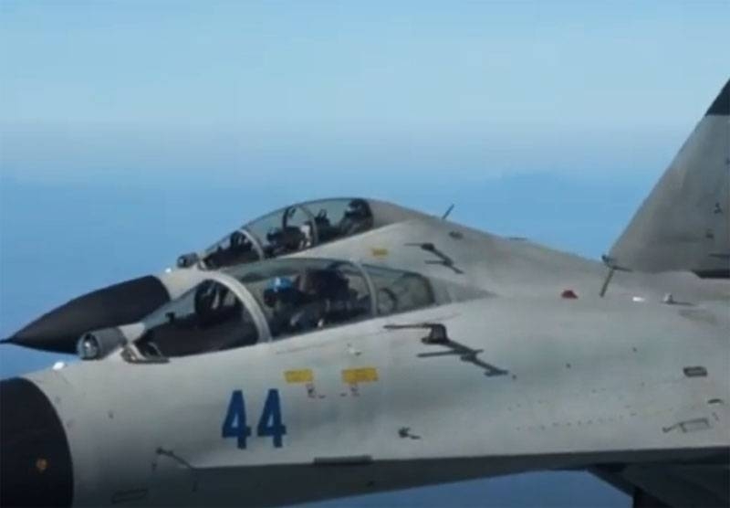 Китай использовал Су-30 для перехвата самолёта C-40 Clipper ВВС США у берегов Тайваня