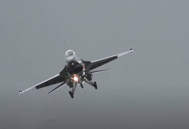 Индийская пресса: США хотят продать Индии истребитель F-21 как старую верёвку с несколькими новыми узлами