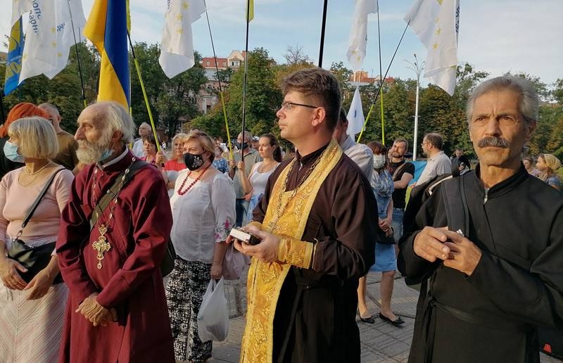 Украинские националисты выступили против перемирия на Донбассе