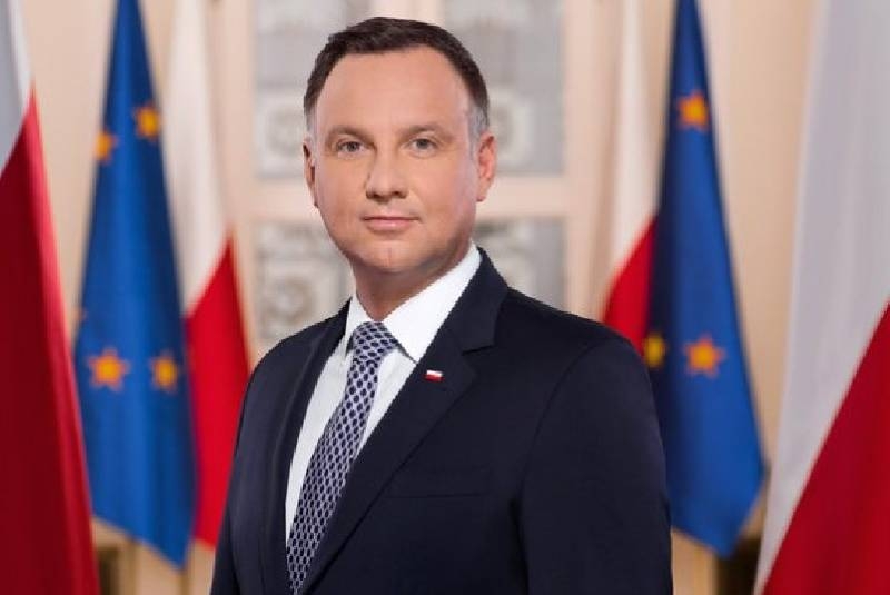 Разрыв менее процента: По окончании выборов президента Польши интрига сохраняется
