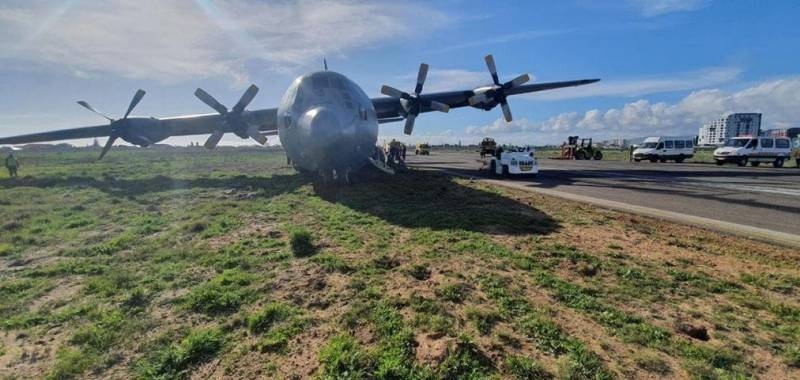 С-130 вновь отметился: транспортник «Геркулес» «пропахал» грунт при посадке