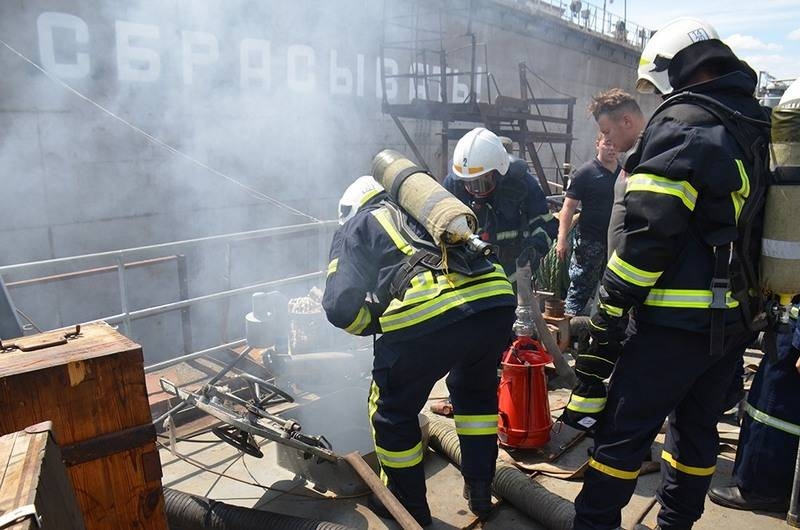 На единственном десантном корабле ВМС Украины произошёл пожар