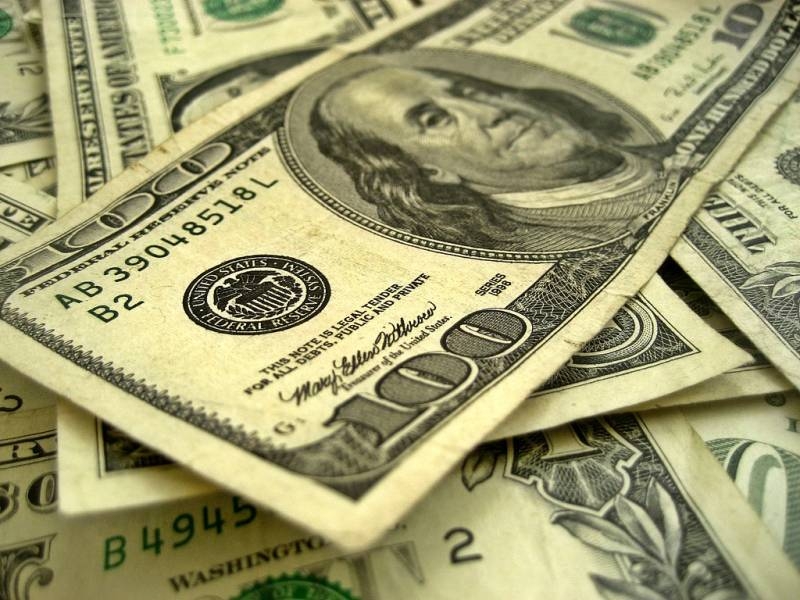 Доля доллара США во взаиморасчётах между Россией и Китаем упала до антирекорда