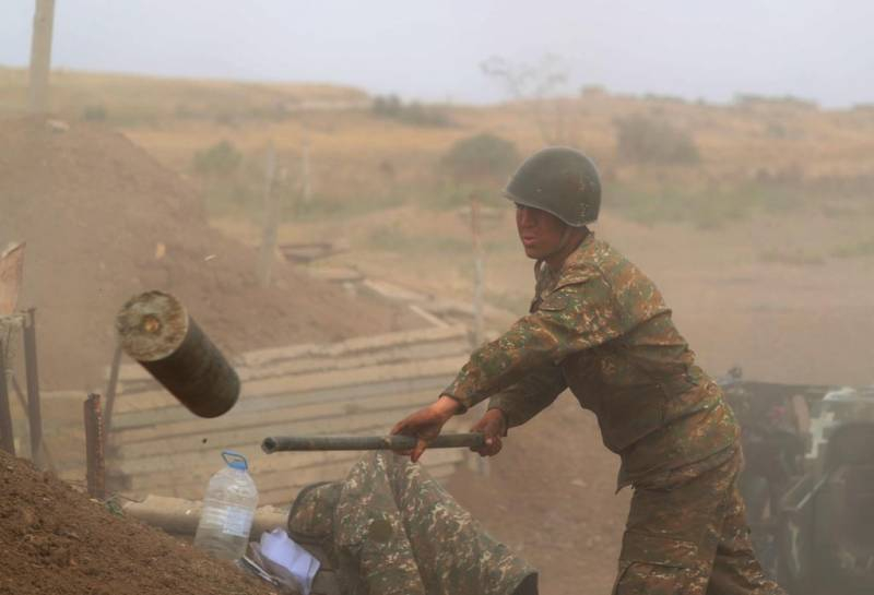 Сорванные атаки и пробитая оборона: третий день боёв в Карабахе на видео сторон конфликта