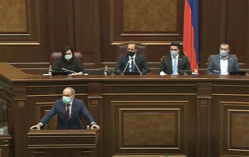 Парламентарий спросил у Пашиняна о готовности признать независимость Нагорного Карабаха