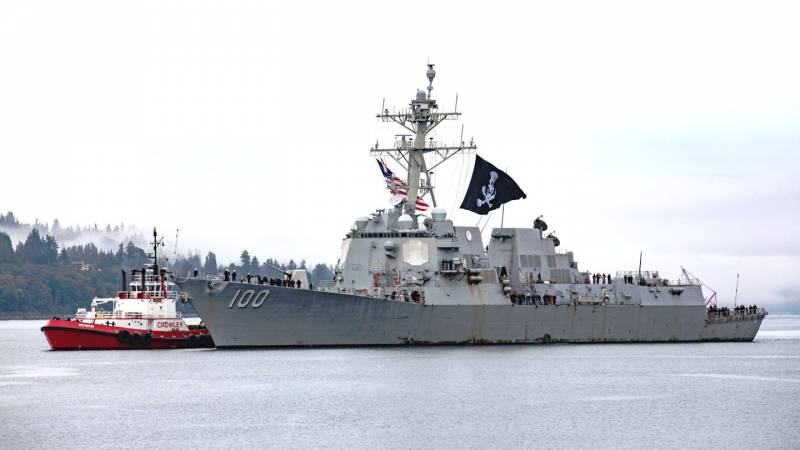 Что означает пиратский флаг над американским эсминцем - объяснение от ВМС США