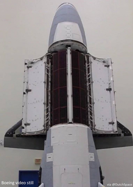 Опубликовано видео космического самолёта X-37B с открытым грузовым отсеком