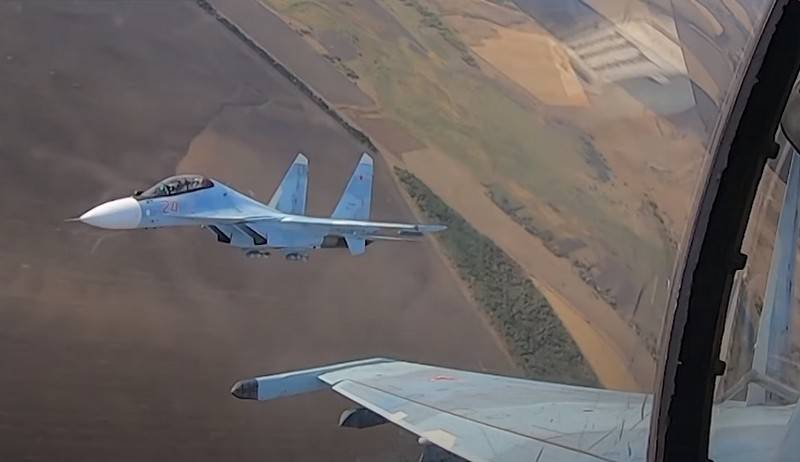 СМИ: Упавший накануне Су-30СМ мог быть случайно сбит другим истребителем