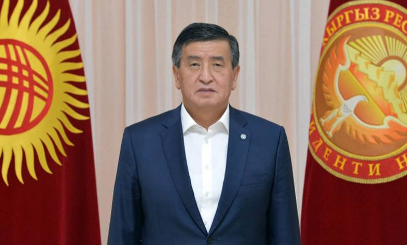 «Я не держусь за власть»: президент Киргизии подал в отставку