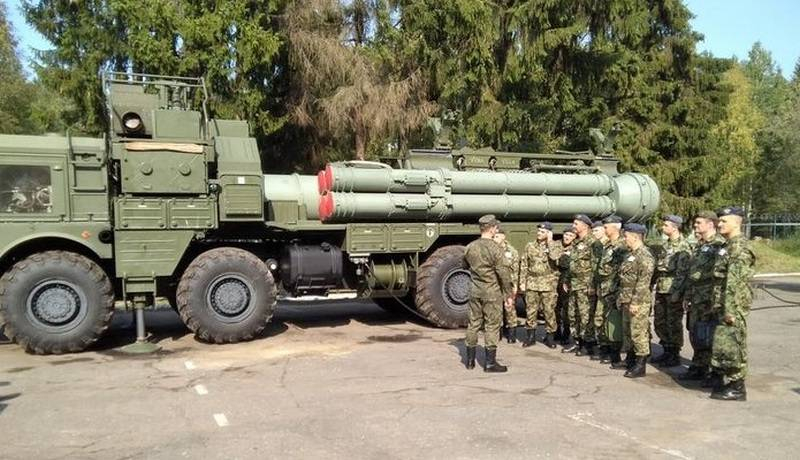 В Сети появилось видео пуска ЗУР 9М96 с шасси МЗКТ-7930 ЗРС С-400