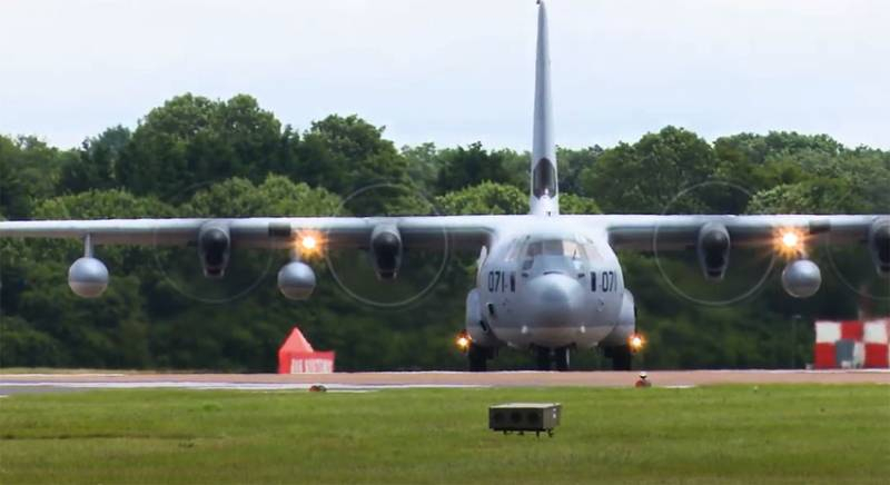 В США показали внешний вид топливозаправщика KC-130J после столкновения с F-35 и аварийной посадки