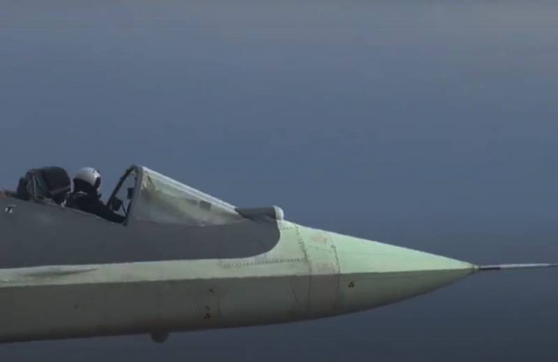 «В режиме кабриолета»: западная пресса обсуждает полёт истребителя Су-57 с открытой кабиной