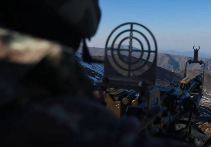 Армянская сторона показала позиции пограничников Арцаха и уничтожение бронетехники Азербайджана