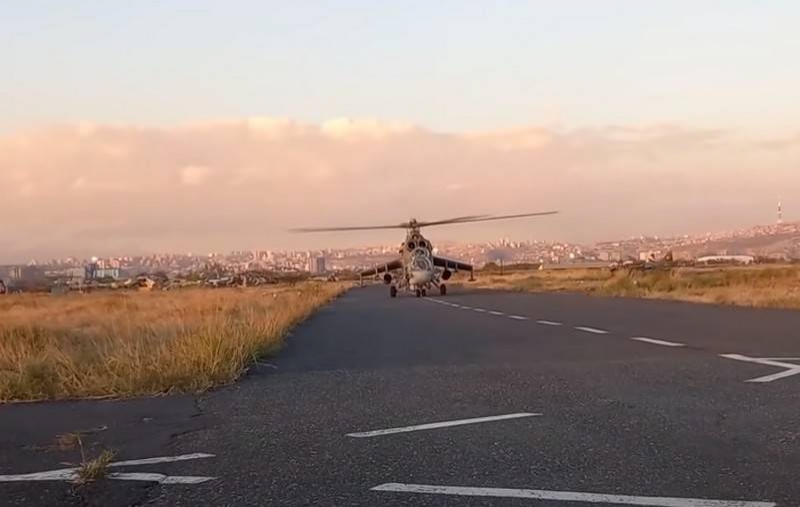Переброшенные в Карабах вертолёты начали прикрывать колонны миротворцев