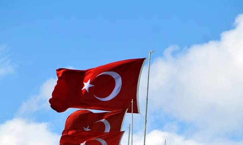 «Они подняли над Карабахом флаг Турции»: в турецких медиа не определились, кто изображён на кадрах из Нагорного Карабаха