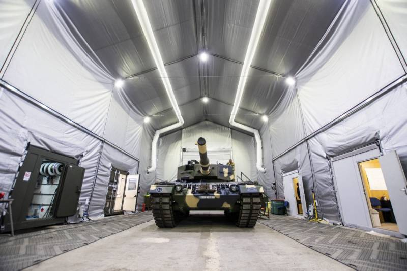 «Это не ангары для Т-72»: венгерская армия показала места хранения танков «Леопард»