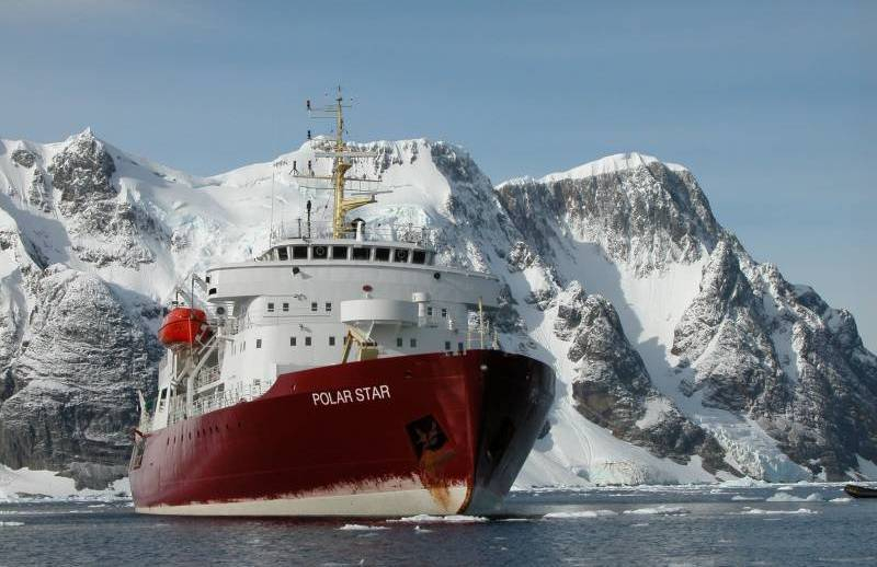 США собираются противостоять России в Арктике старым ледоколом