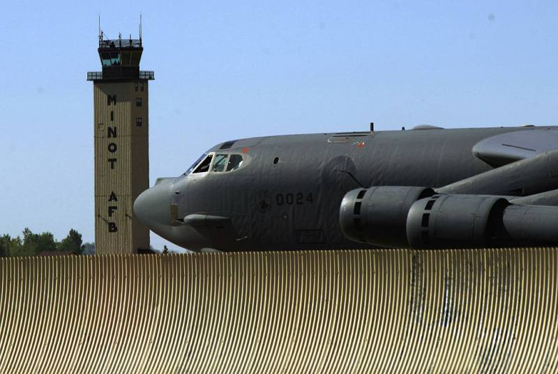 Сигнал для Тегерана: На Ближнем Востоке появились американские ракетоносцы B-52