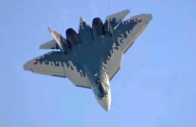 Почему Су-57 проигрывает «Раптору» в скрытности: британский эксперт о недостатках российского истребителя