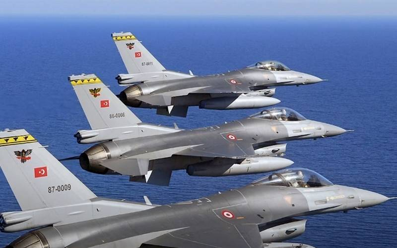 Турецкие ВВС используют пакистанских пилотов для полётов на F-16