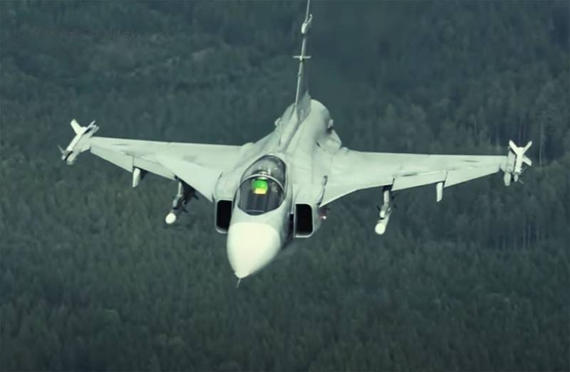 «Советская техника в ближайшие годы исчерпает свой ресурс»: на Украине предлагают выбрать истребитель из JAS39 Gripen и F-16 для ВВС