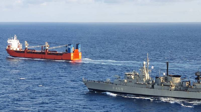 В ВМС Греции объяснили высадку своих моряков на российское торговое судно в Средиземном море