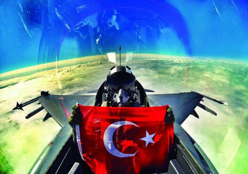 В Польше: НАТО следует с настороженностью относиться к передаче Турции ответственности за командование совместными операциями