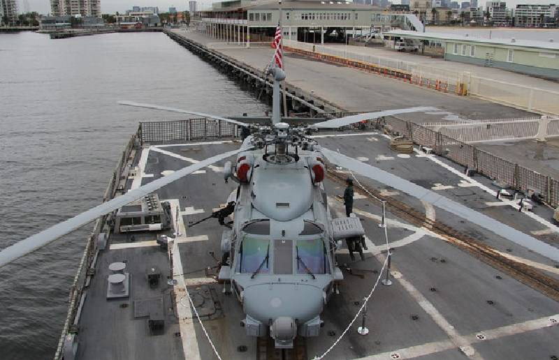 Истекает срок эксплуатации: ВМС США ищут замену для своих палубных вертолётов и БПЛА