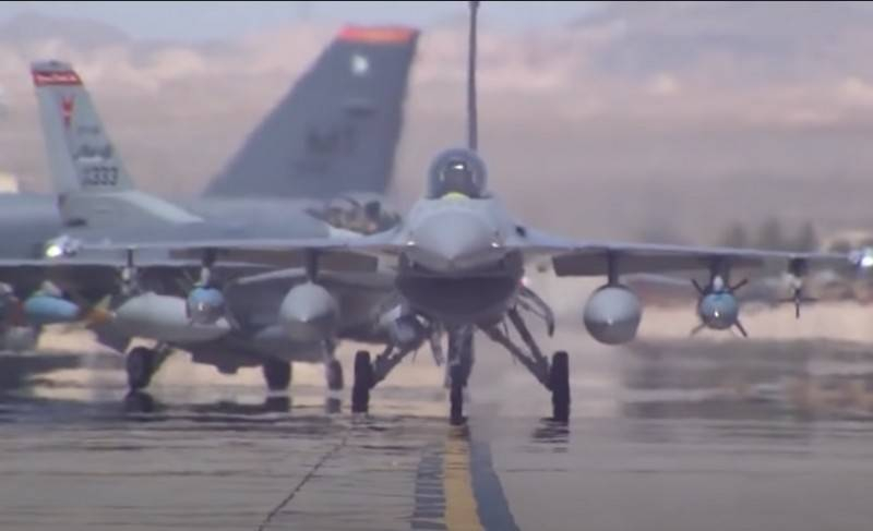 ВВС США рассмотрят возможность замены F-16 Fighting Falcon новым истребителем