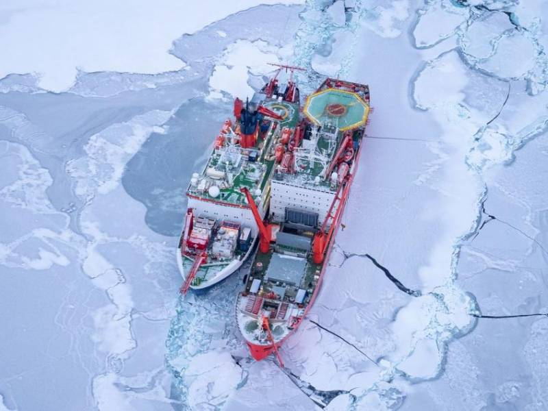 «Русские корабли были верными коллегами»: капитан немецкого ледокола оценил помощь РФ в Арктике