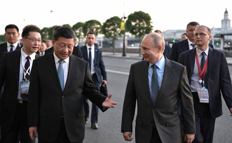 Западная пресса: Администрация США сама толкает Россию и Китай к антиамериканскому союзу