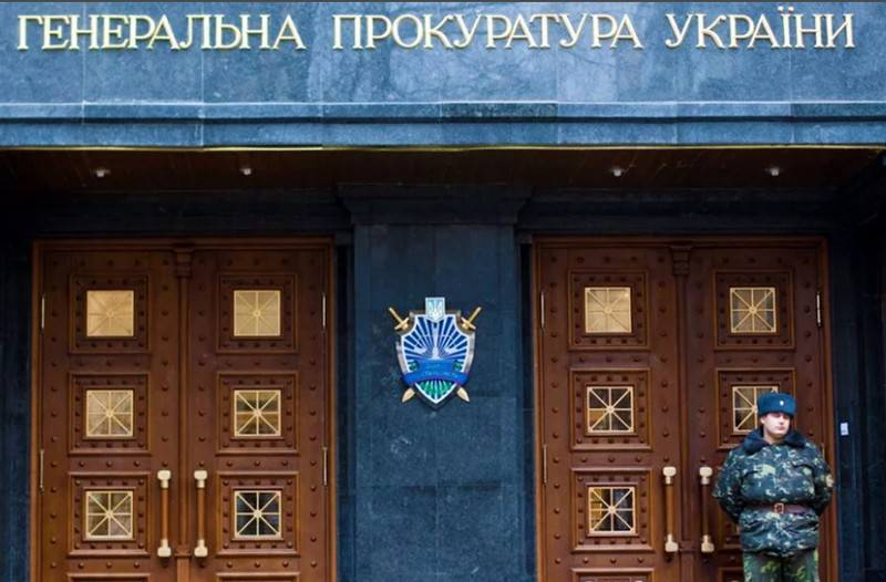 «Предлагал высокую зарплату»: Киев обвинил российского контр-адмирала в подстрекательстве украинских военных к госизмене