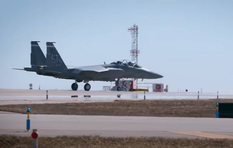 Первый тяжеловооруженный истребитель F-15EX поступил на вооружение ВВС США