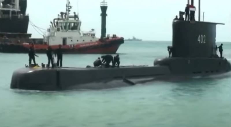Индонезийский адмирал: На борту пропавшей подводной лодки закончился кислород