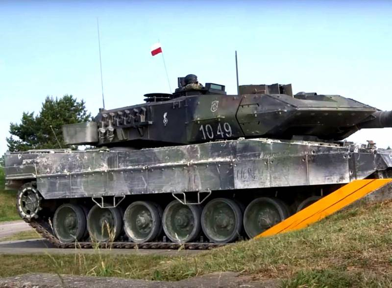 «Польские танки безнадежно устарели»: эксперт сравнил танковую мощь Польши и России