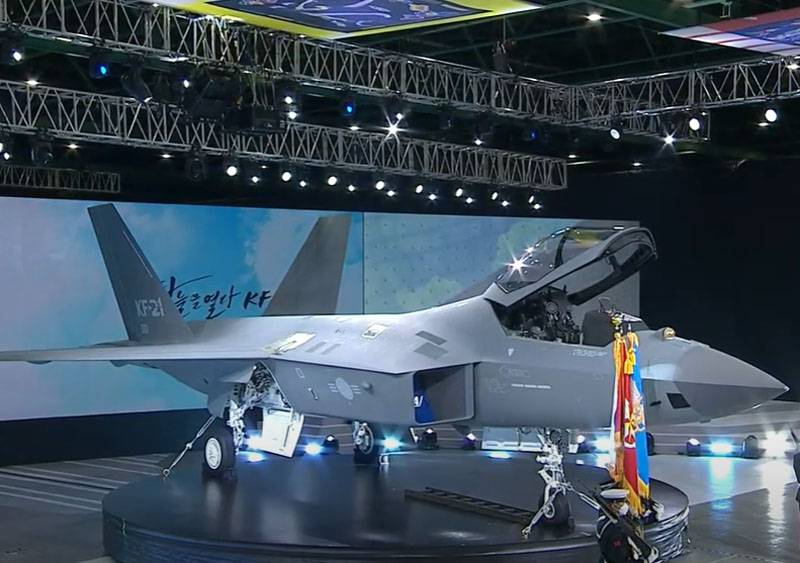 В Корее проводят презентацию прототипа новейшего истребителя  KF-X